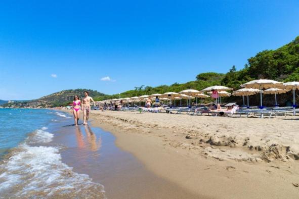 Hotel Cala Di Forno Фонтебланда Экстерьер фото